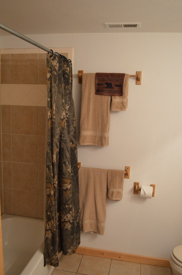 guest bath full bath for guests to feel at home.